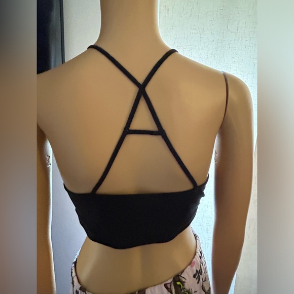 Express black halter to. Sz. M - Picture 2 of 3